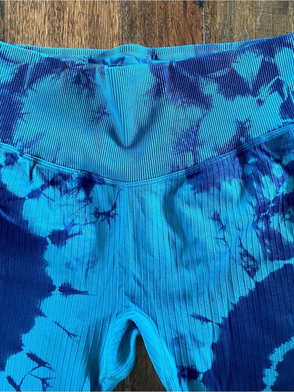 PINK Victoria's Secret Blue Tie-Dye High-Rise Leggings - Picture 2 of 6